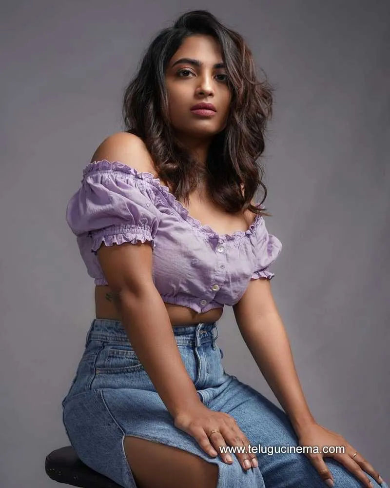 Harika Stills 120122 001
