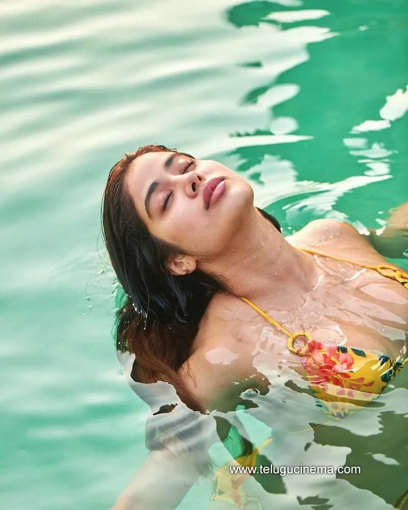 Janhvikapoor Stills 180122 004