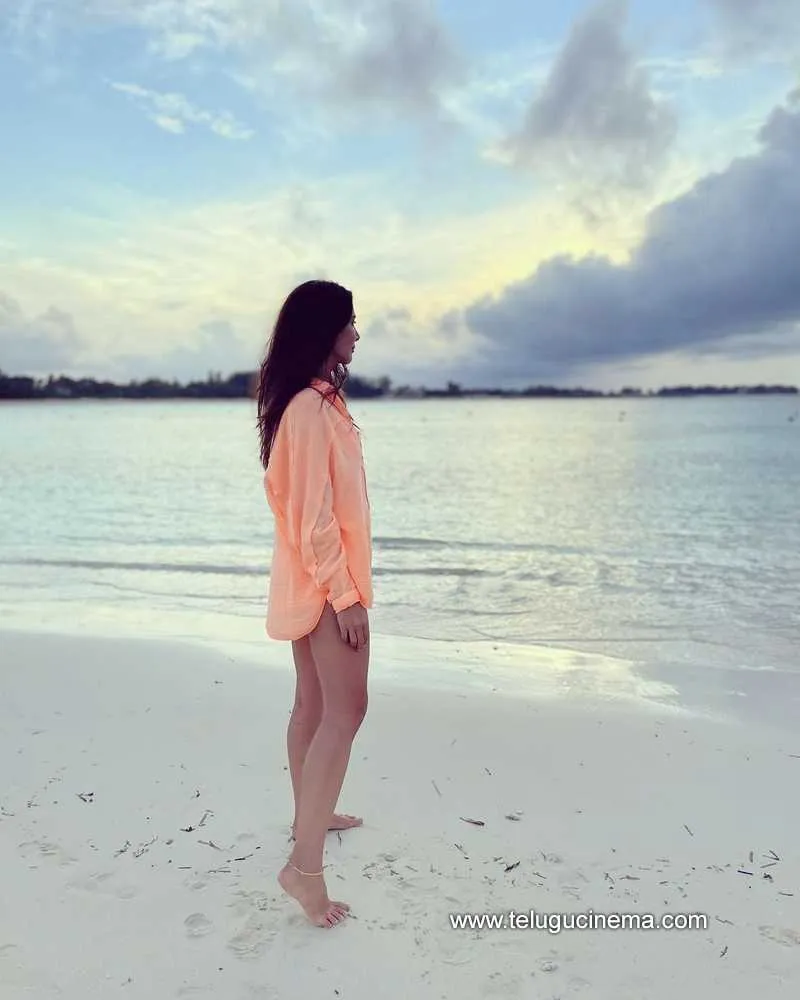 Kimsharma Stills 290122 001