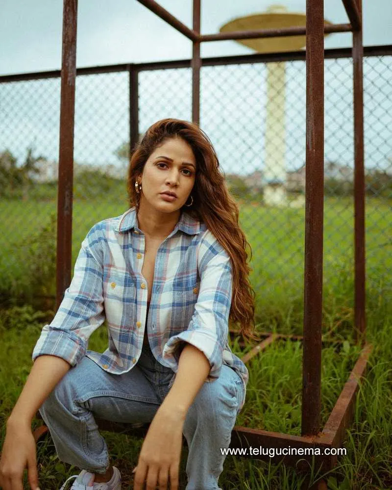 Lavanya Stills 170122 001