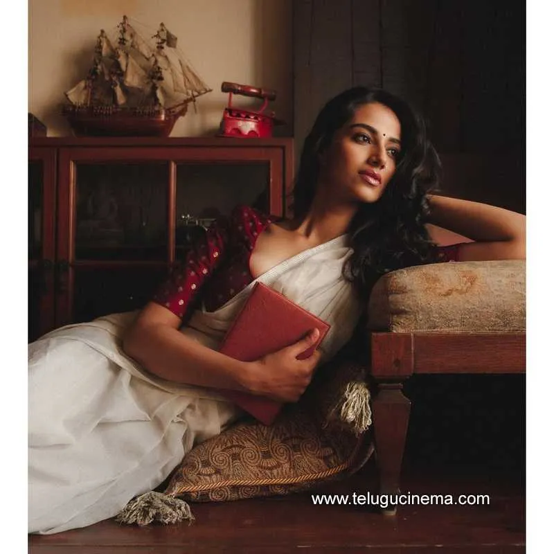 Meenakshideekshit Stills 230122 003