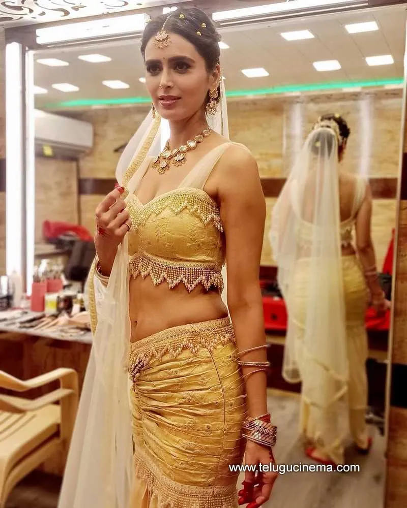 Meenakshideekshith Stills 140122 001