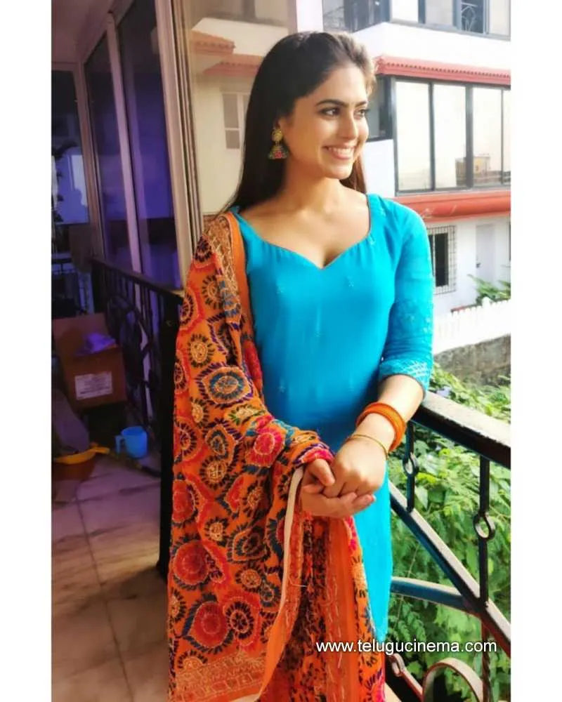Nainaganguly Stills 030122 002