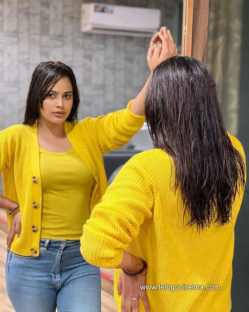 Nanditha Stills 050122 003