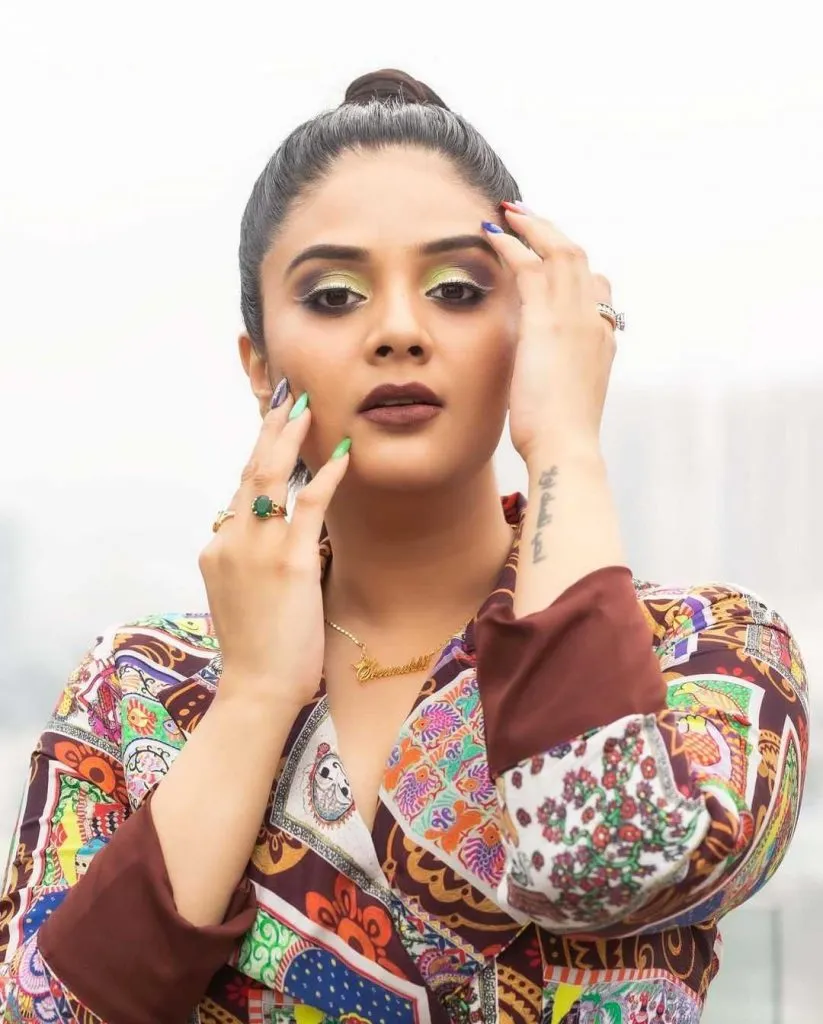 Sreemukhi Stills 060122 003