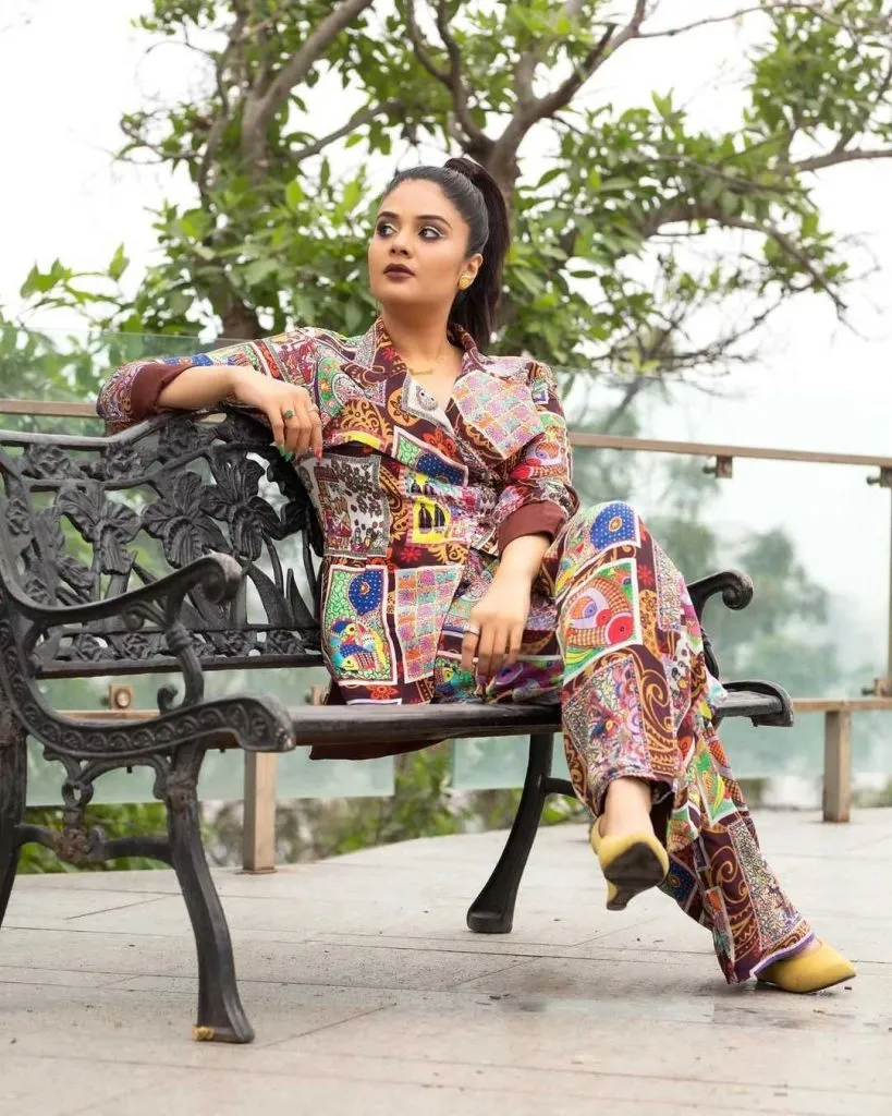 Sreemukhi Stills 060122 005 1