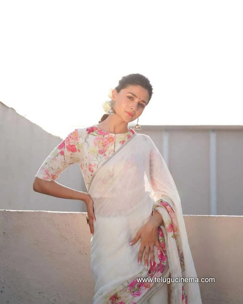 Aliabhatt Stills 110222 001 1