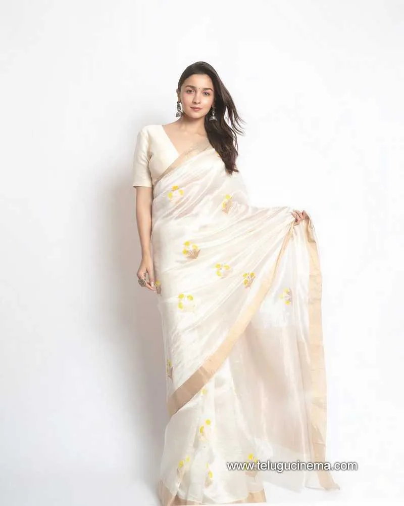 Aliabhatt Stills 110222 002