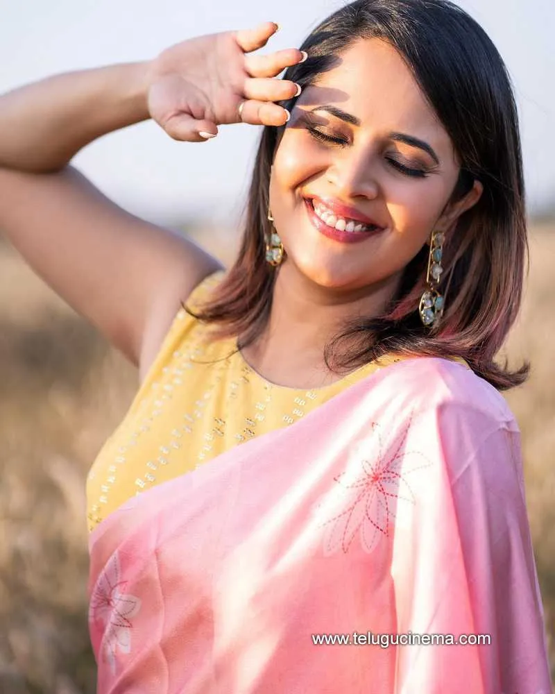 Anasuya Stills 100222 001