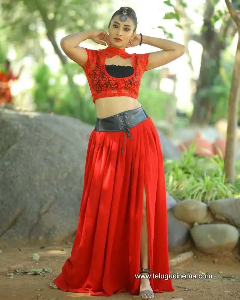 Bhanu Stills 040222 006