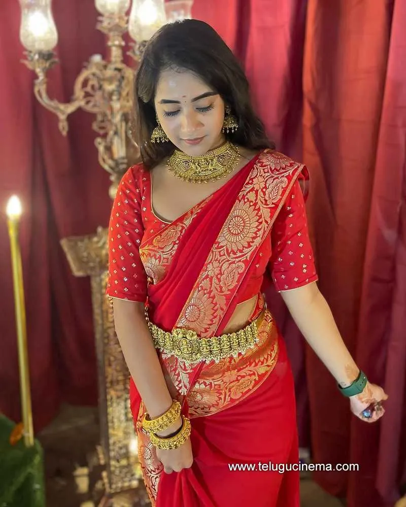 Deepthisunaina Stills 210222 003