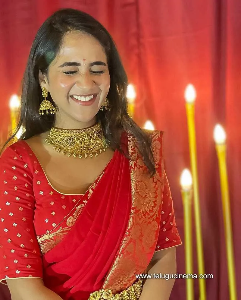 Deepthisunaina Stills 210222 005