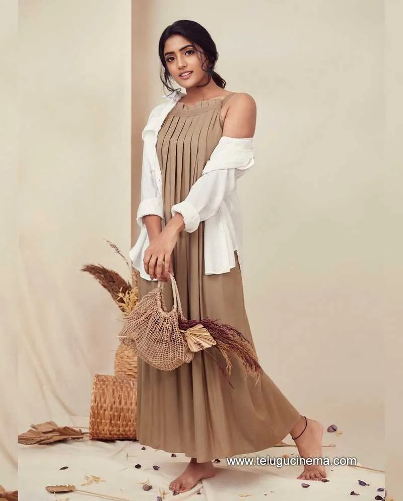 Eesharebba Stills 140222 002