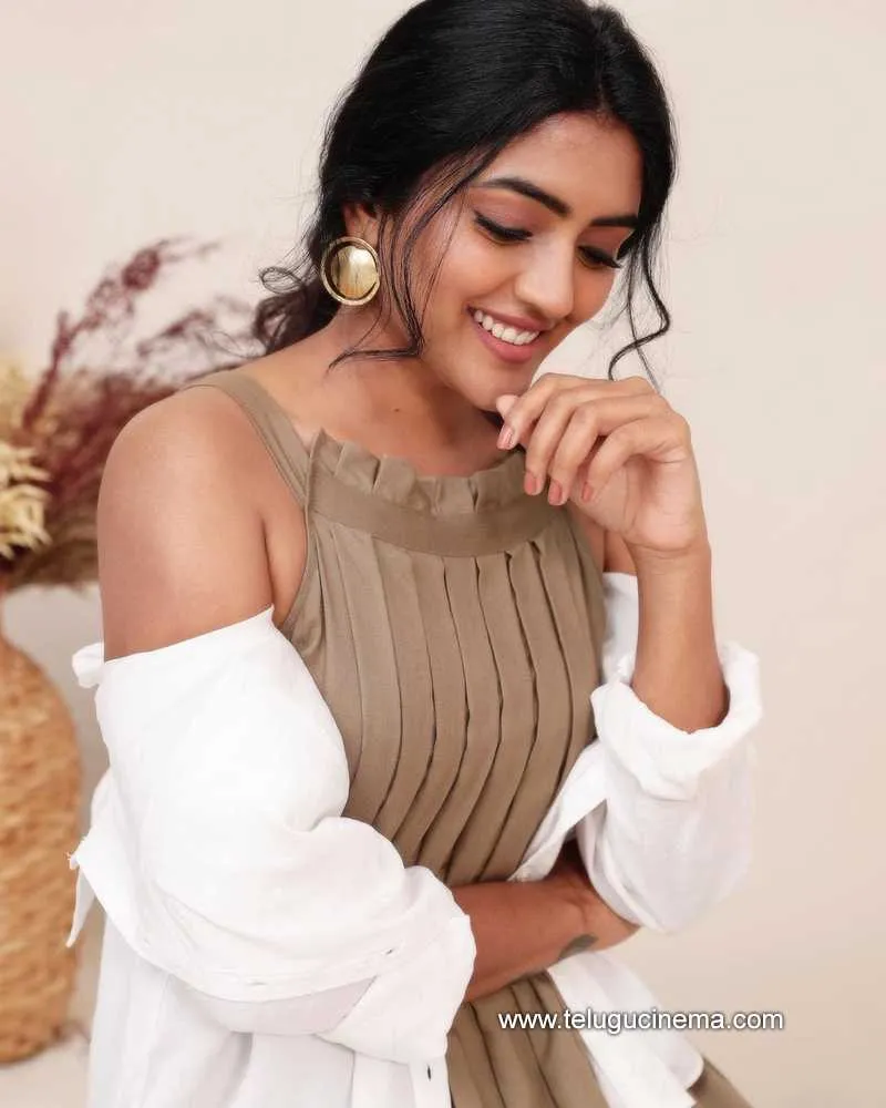 Eesharebba Stills 140222 003