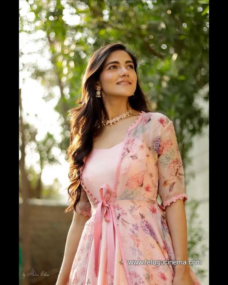 Iswarya Stills 140222 004 1