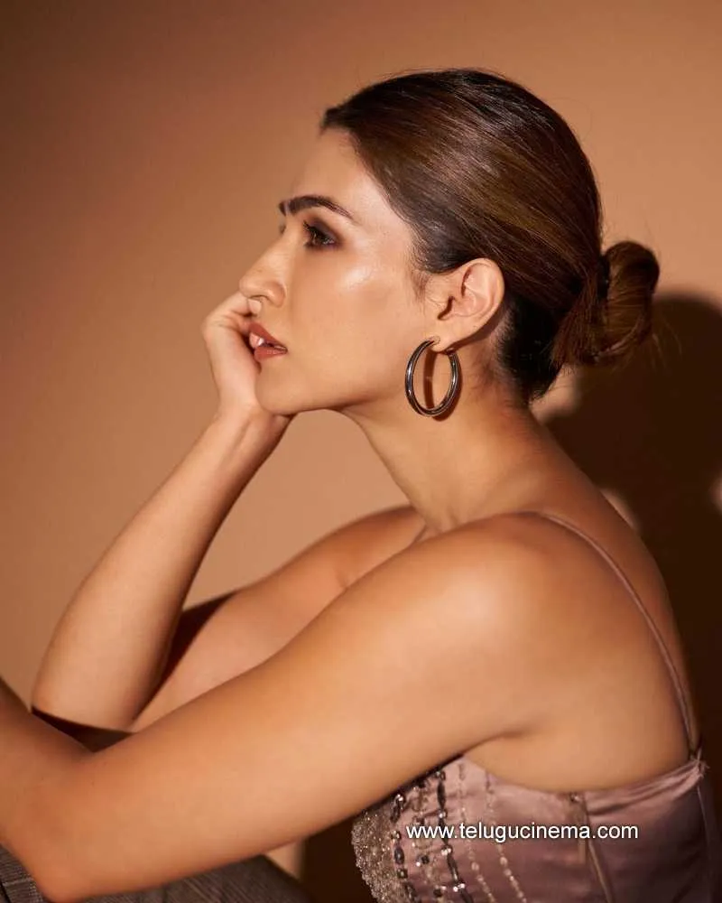 Kriti Stills 250222 003