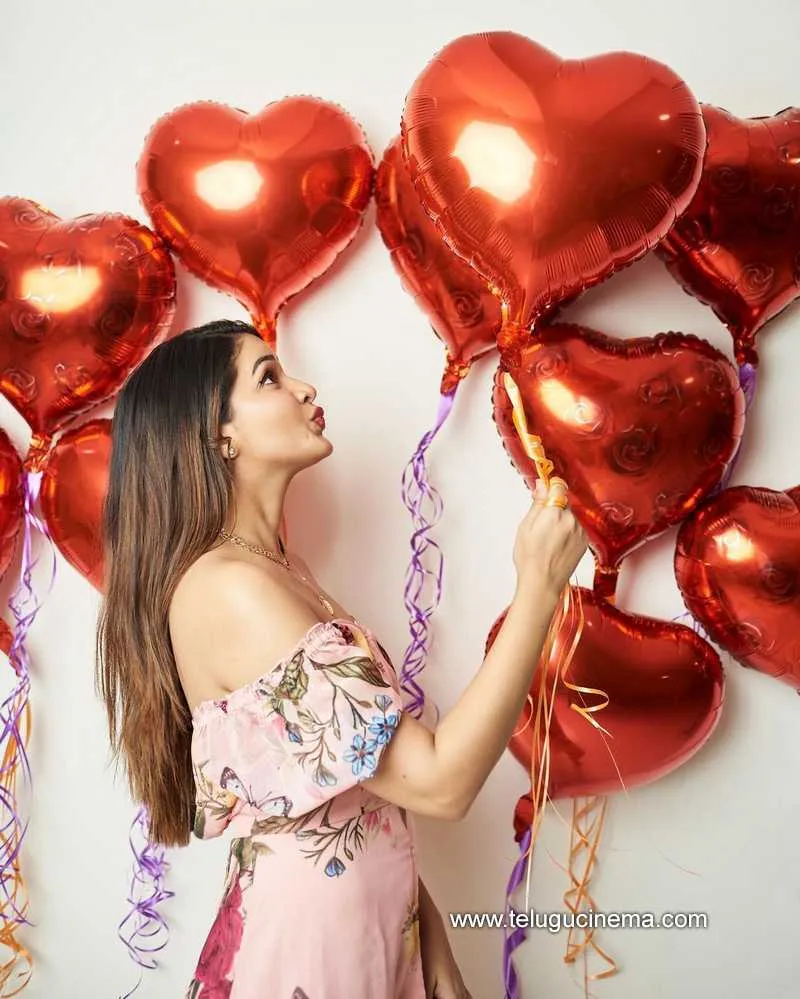 Lavanya Stills 140222 001