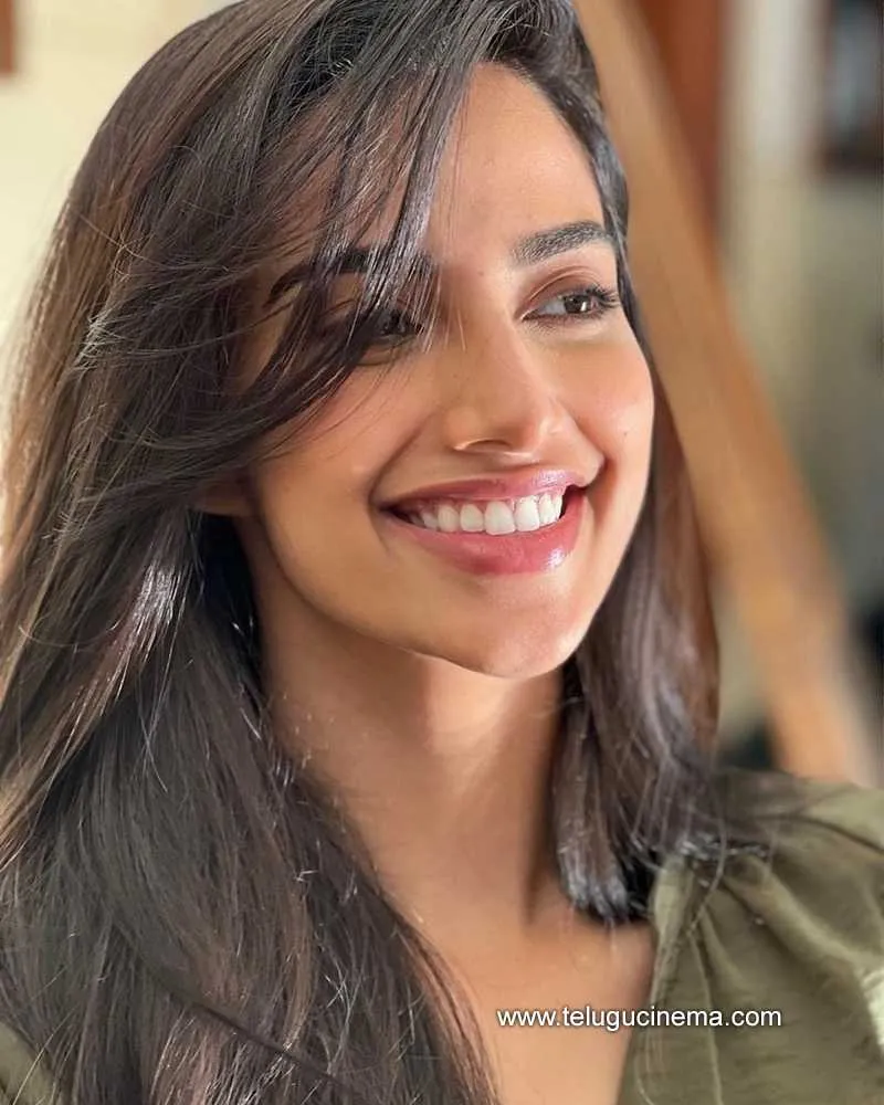Meenakshi Stills 180222 004