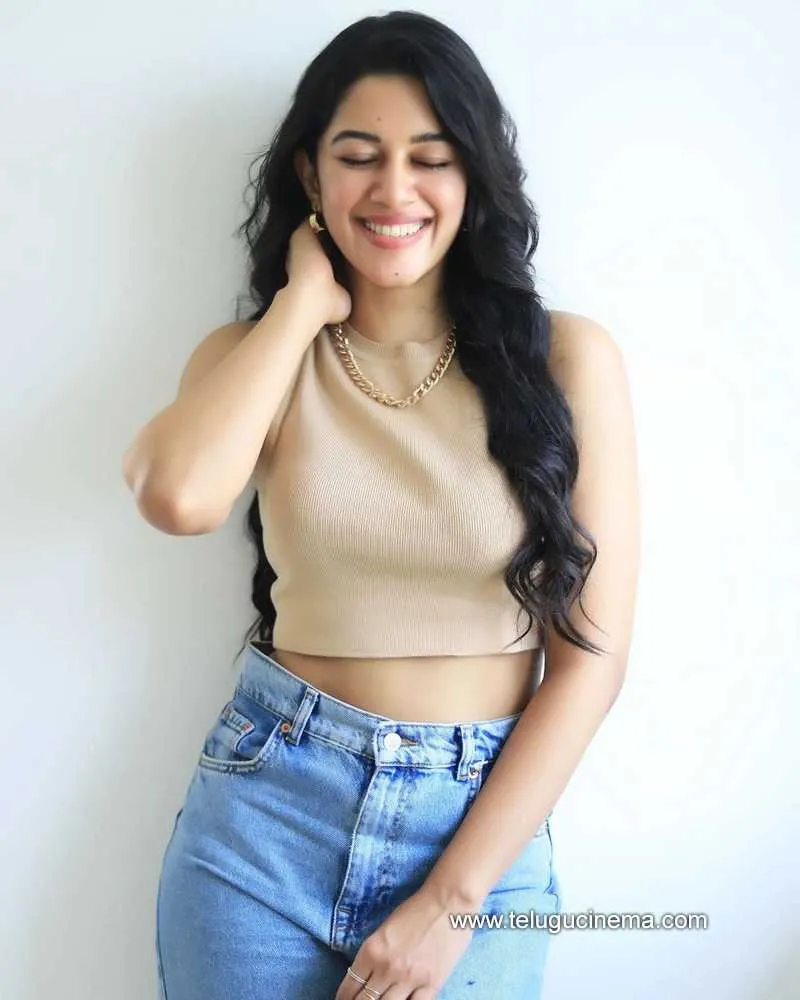 Mirnaliniravi Stills 110222 003
