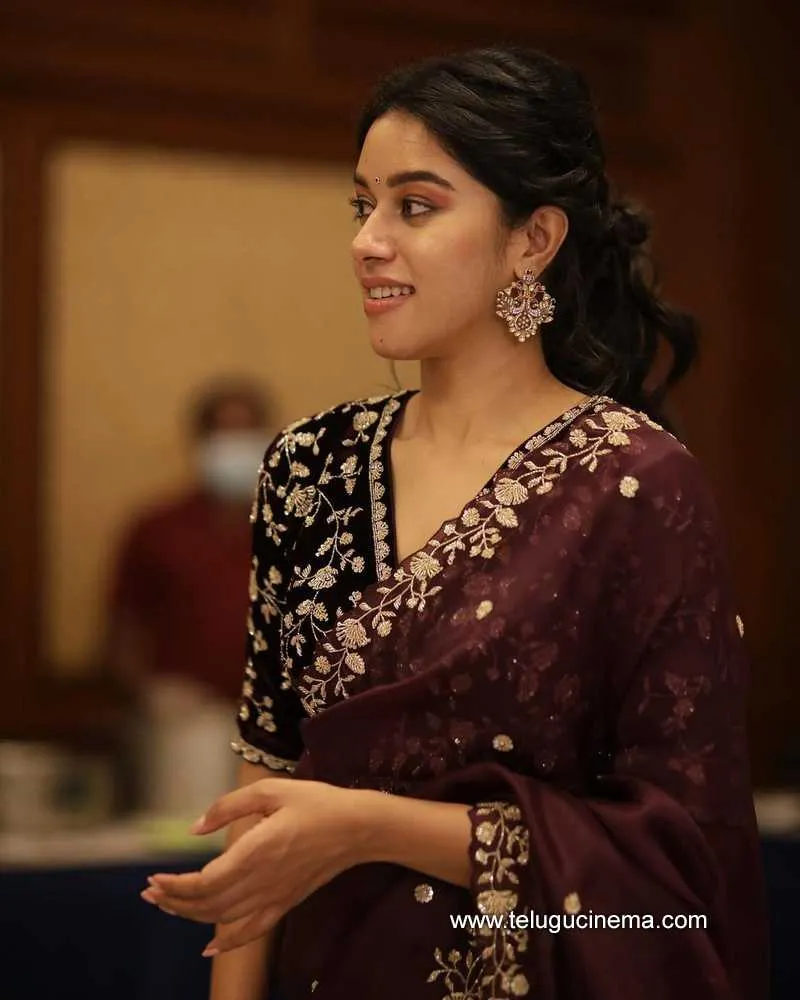 Mrinaliniravi Stills 030222 003