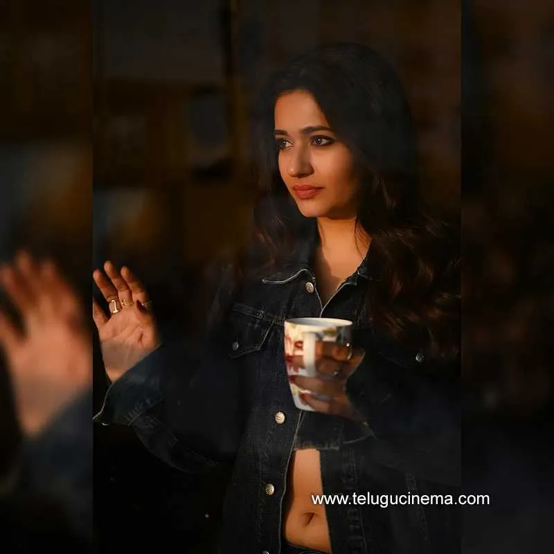 Poonanm Stills 140222 002