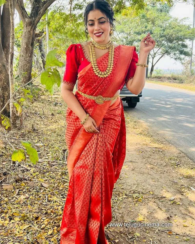 Poorna Stills 050222 004