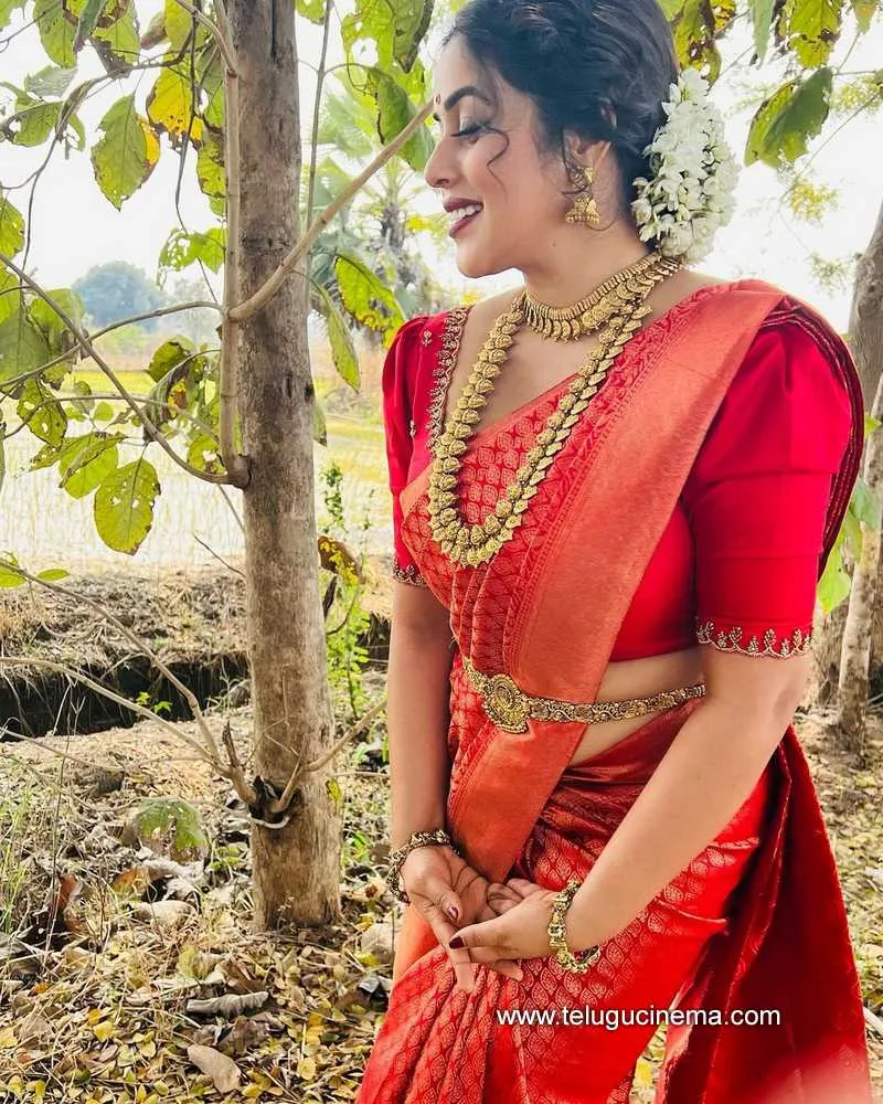 Poorna Stills 050222 005