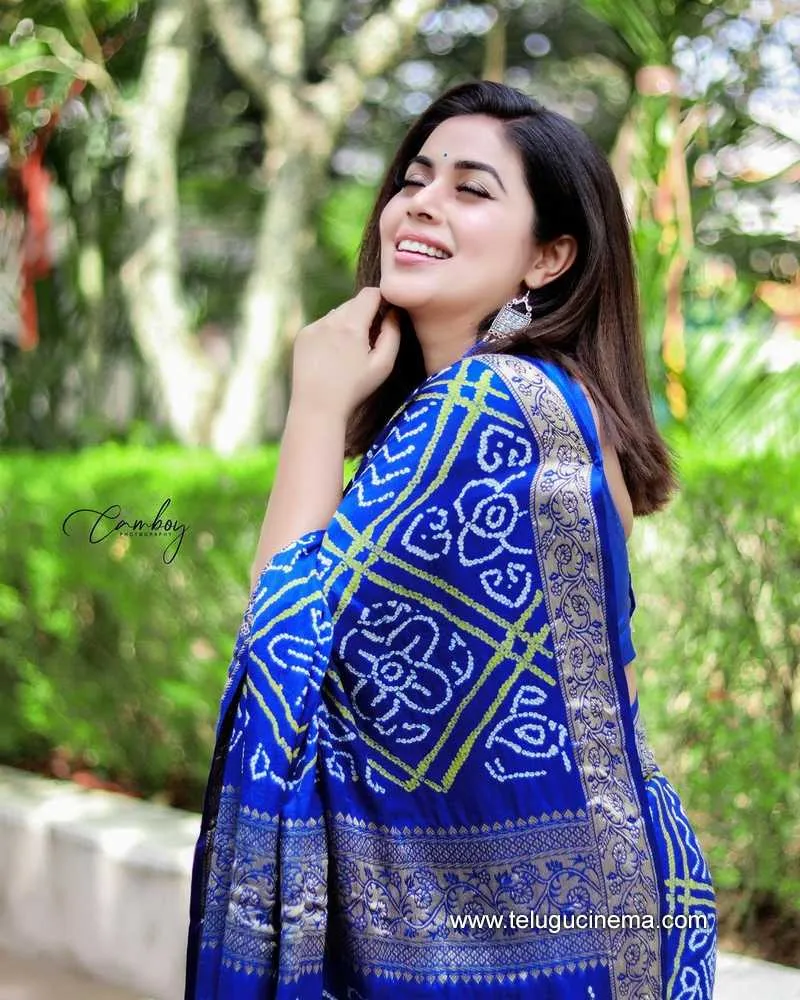 Poorna Stills 100222 002