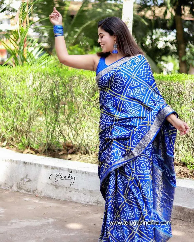 Poorna Stills 100222 003