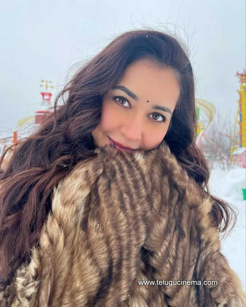 Raashikhanna Stills 020222 003