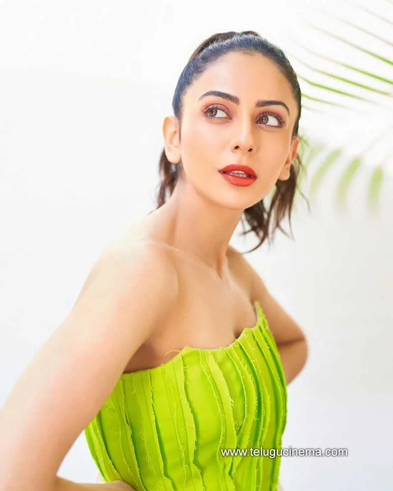 Rakul Stills 250222 001