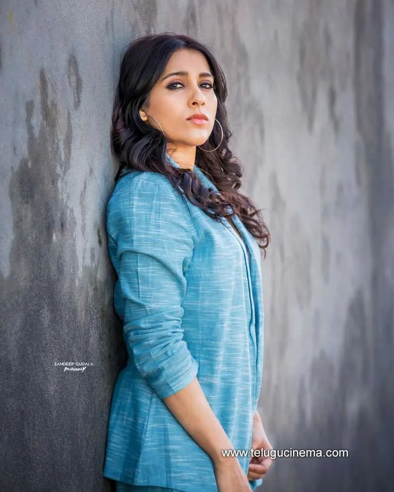 Rashmi Stills 250222 006