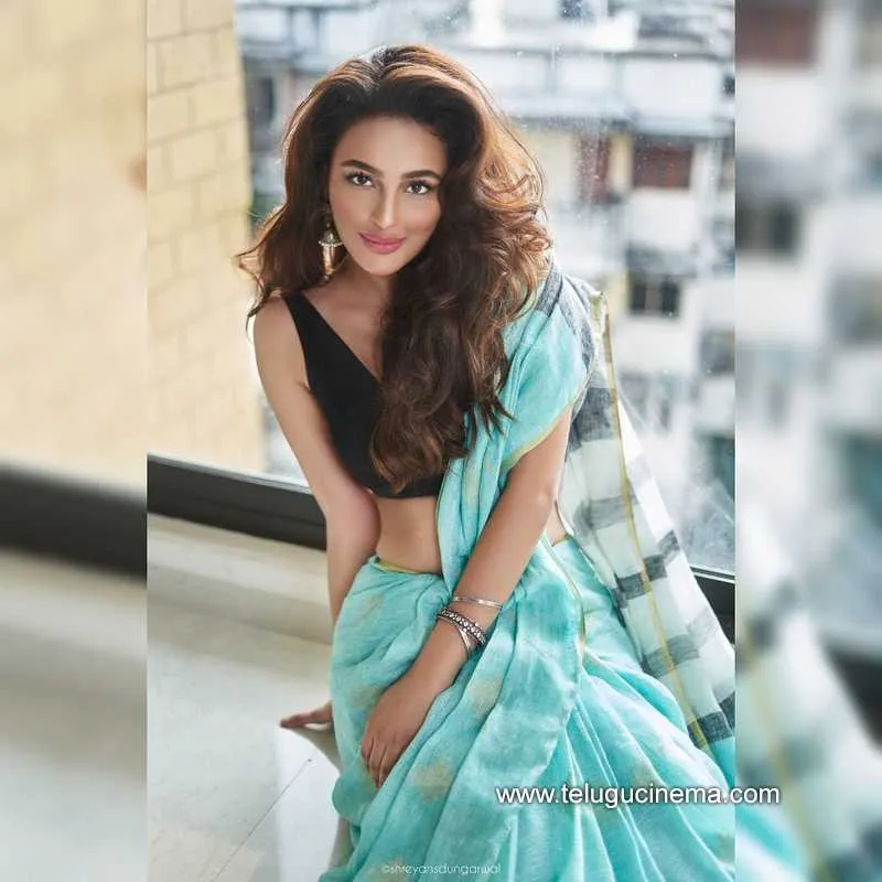 Seerathkapoor Stills 180222 001