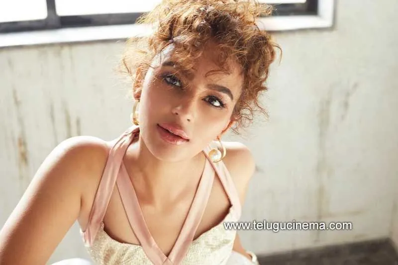 Seerathkapoor Stills 250222 004
