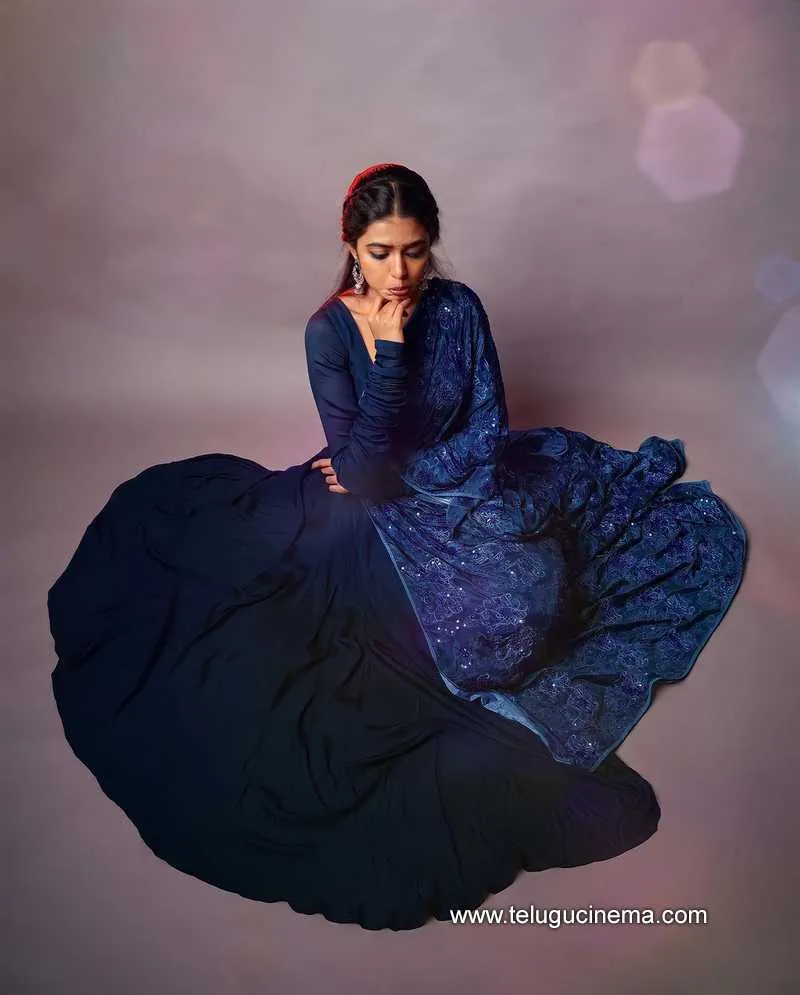 Shivani Stills 010222 003