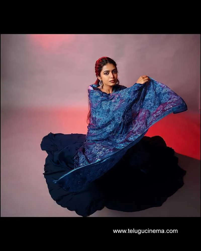 Shivani Stills 010222 007