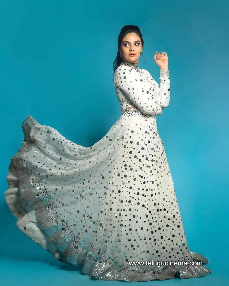 Sreemukhi Stills 160222 002