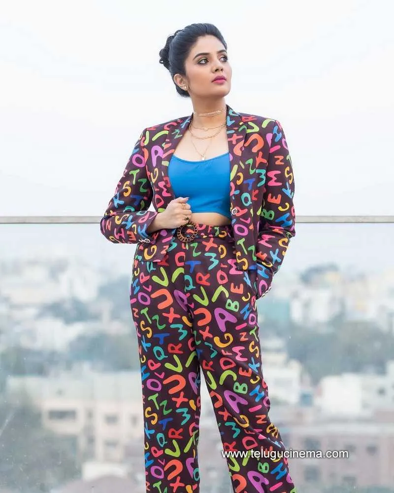Sreemukhi Stills 280222 003