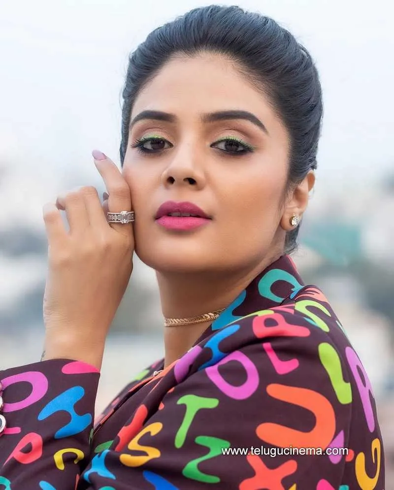 Sreemukhi Stills 280222 006