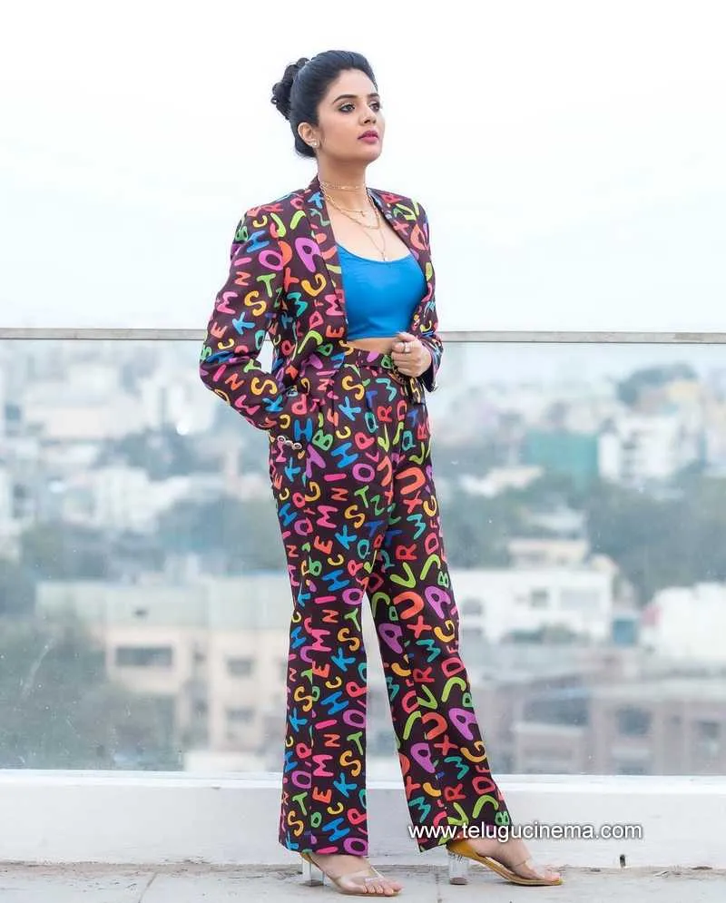 Sreemukhi Stills 280222 007