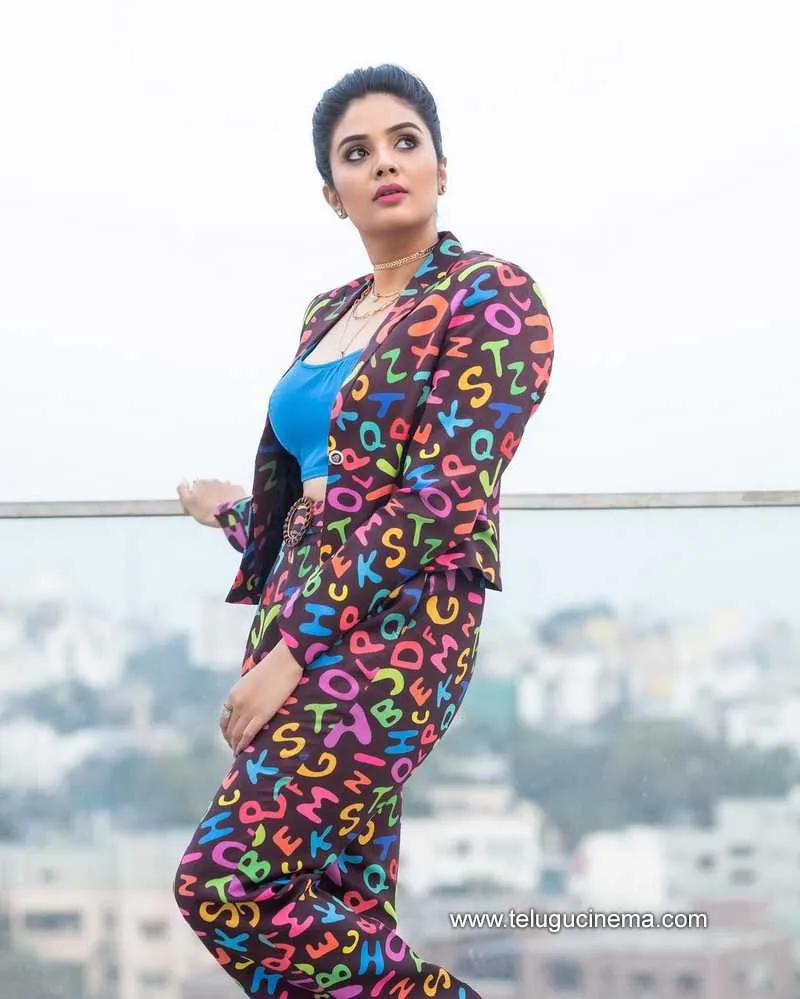 Sreemukhi Stills 280222 009