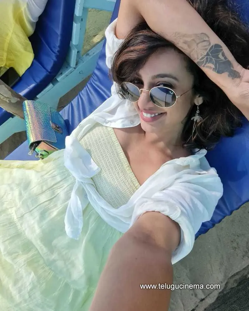 Tejaswi Stills 140222 001