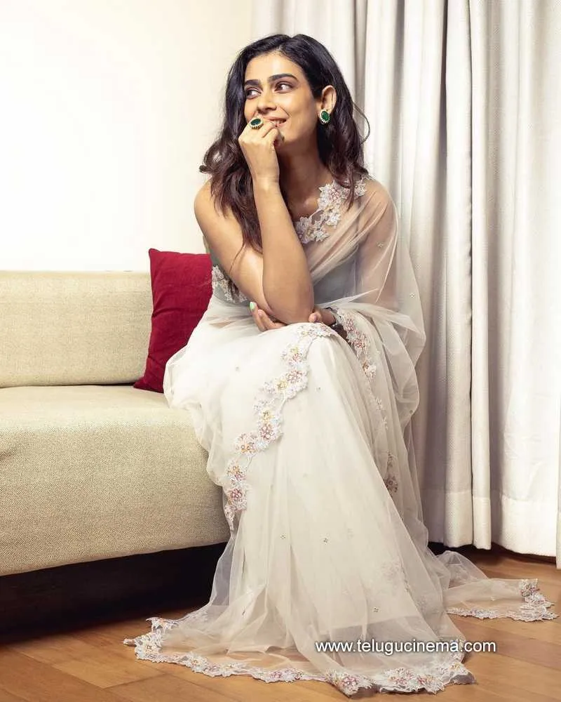 Akanshasingh Stills 110322 003