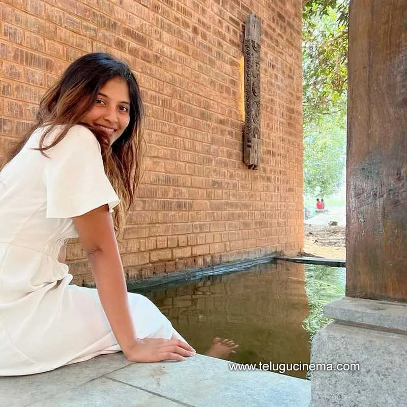 Anjali Stills 260322 001