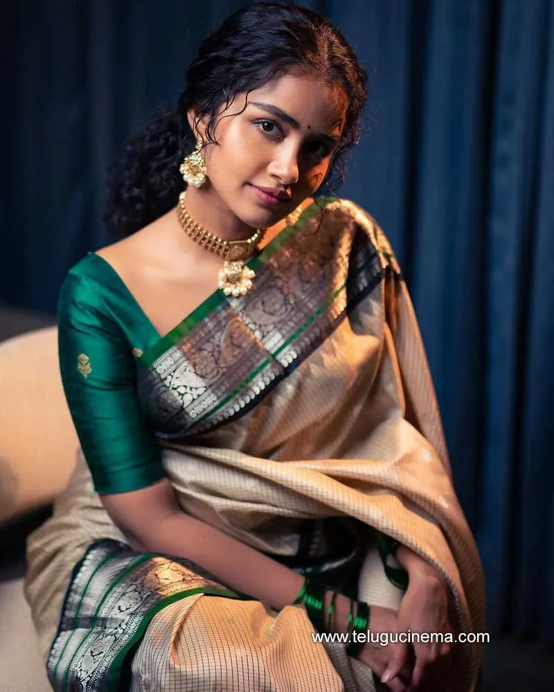 Anupama Stills 160322 002