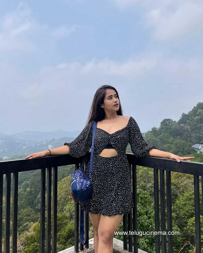 Deepthi Stills 250322 009