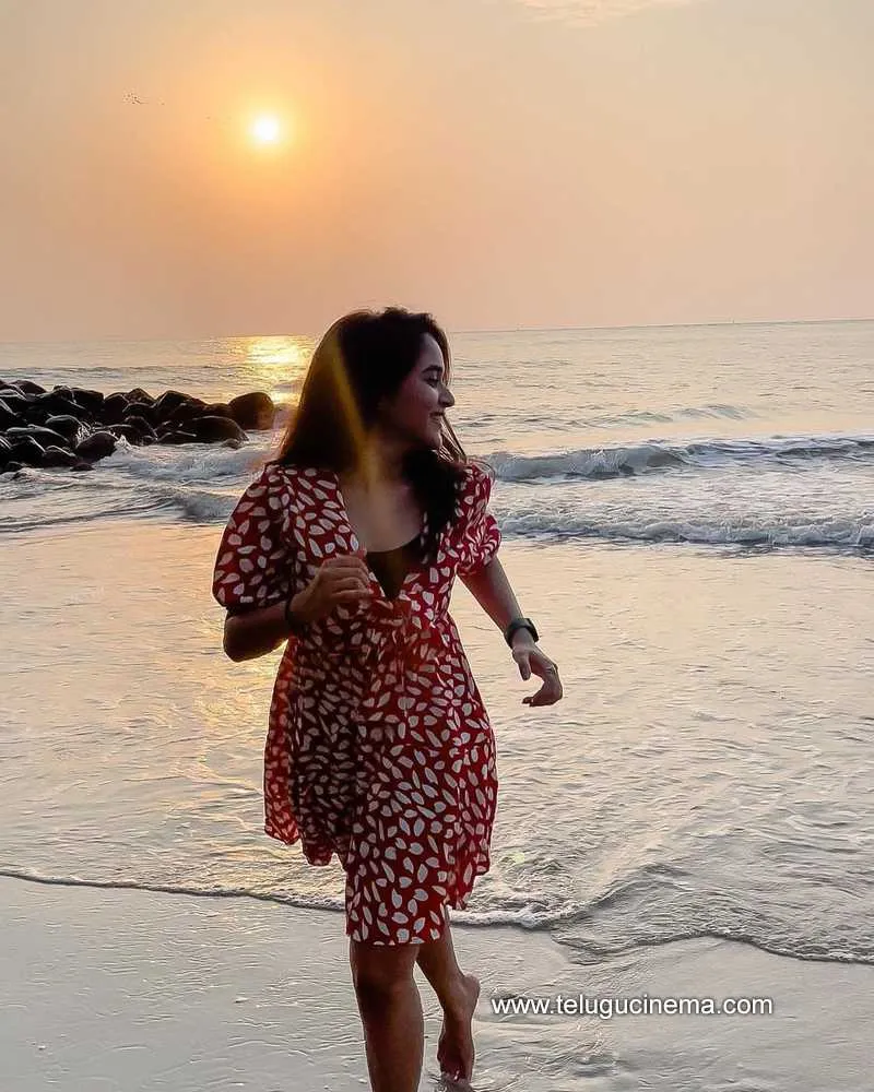 Deepthisunaina Stills 270322 001