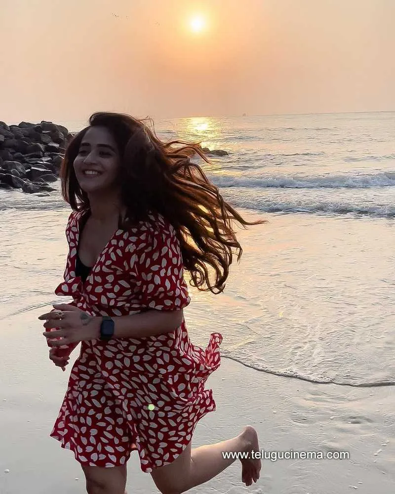 Deepthisunaina Stills 270322 005