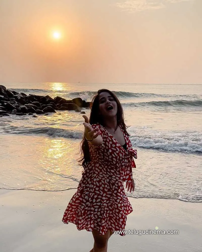 Deepthisunaina Stills 270322 010