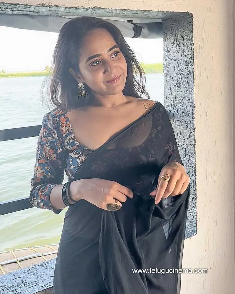 Deepthisunaina Stills 280322 004